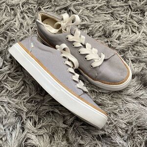 Toms sneakers grey women’s Size 8 1/2